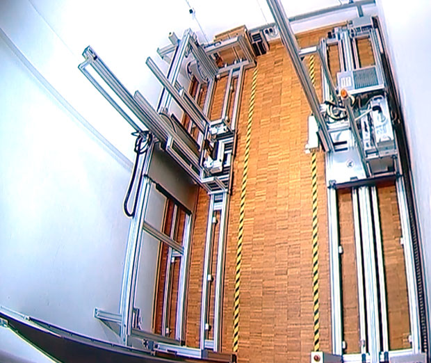 View from the monitoring camera onto the X-ray system of the Museumslandschaft Hessen Kassel
